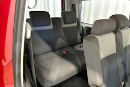 punainen Volkswagen Caddy Maxi 2012 kuva 15.