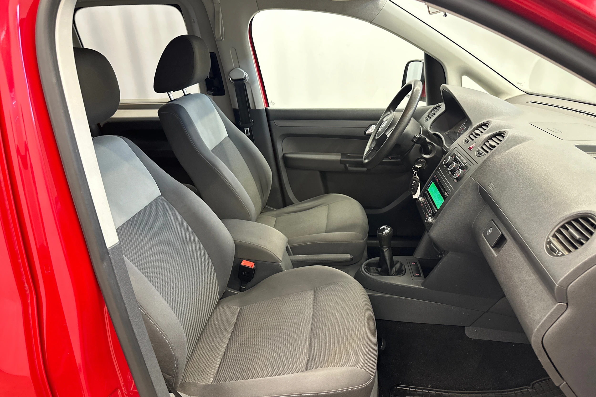 punainen Volkswagen Caddy Maxi 2012 kuva 17.