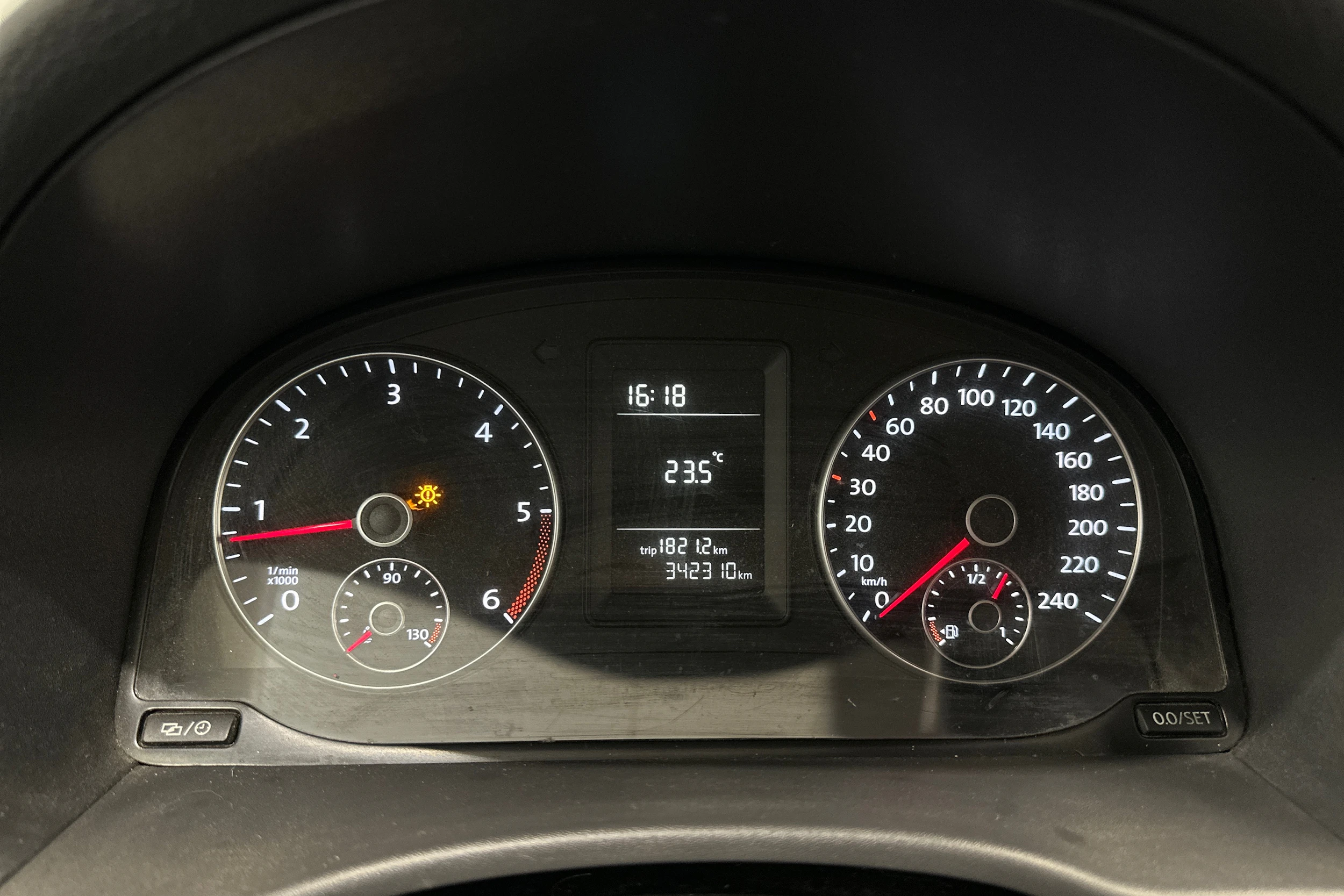 punainen Volkswagen Caddy Maxi 2012 kuva 20.