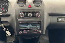 punainen Volkswagen Caddy Maxi 2012 kuva 21.