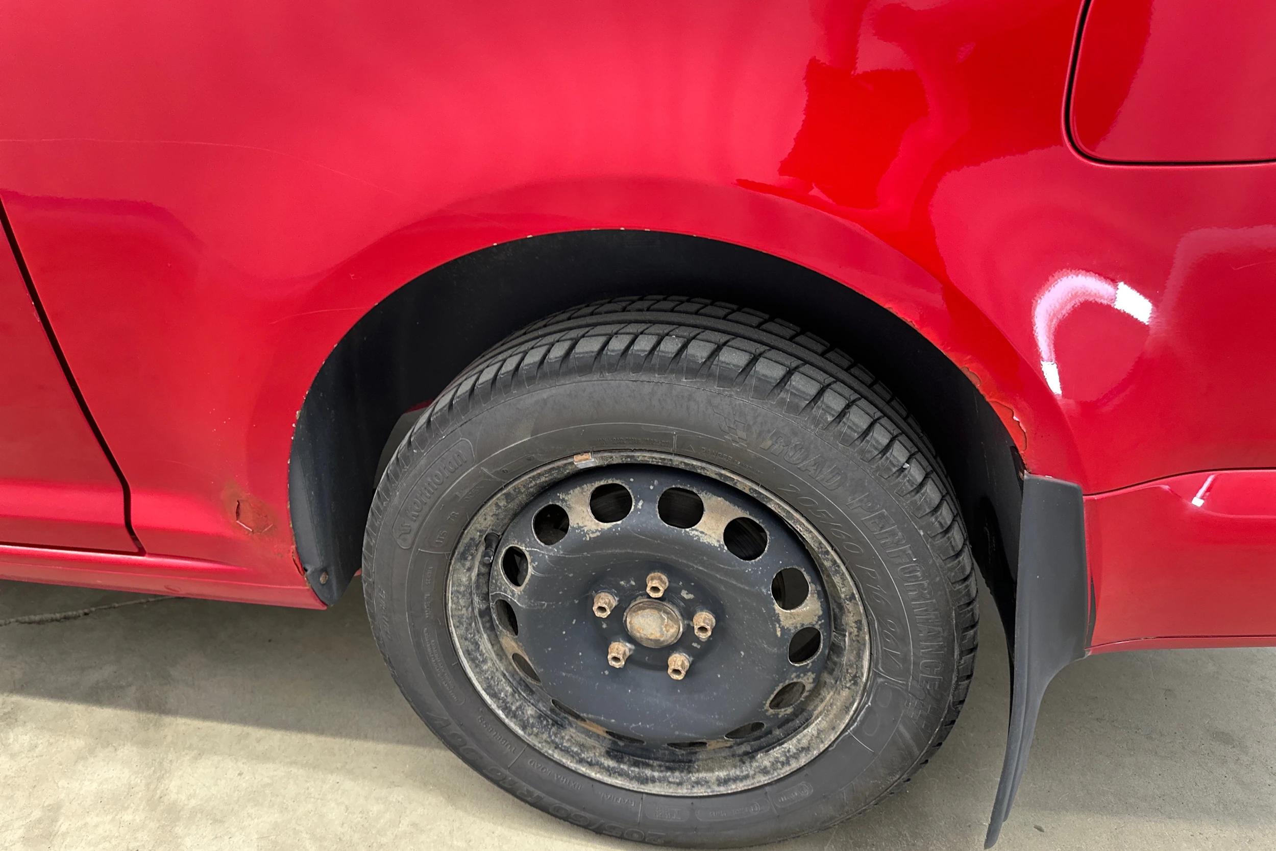punainen Volkswagen Caddy Maxi 2012 kuva 43.