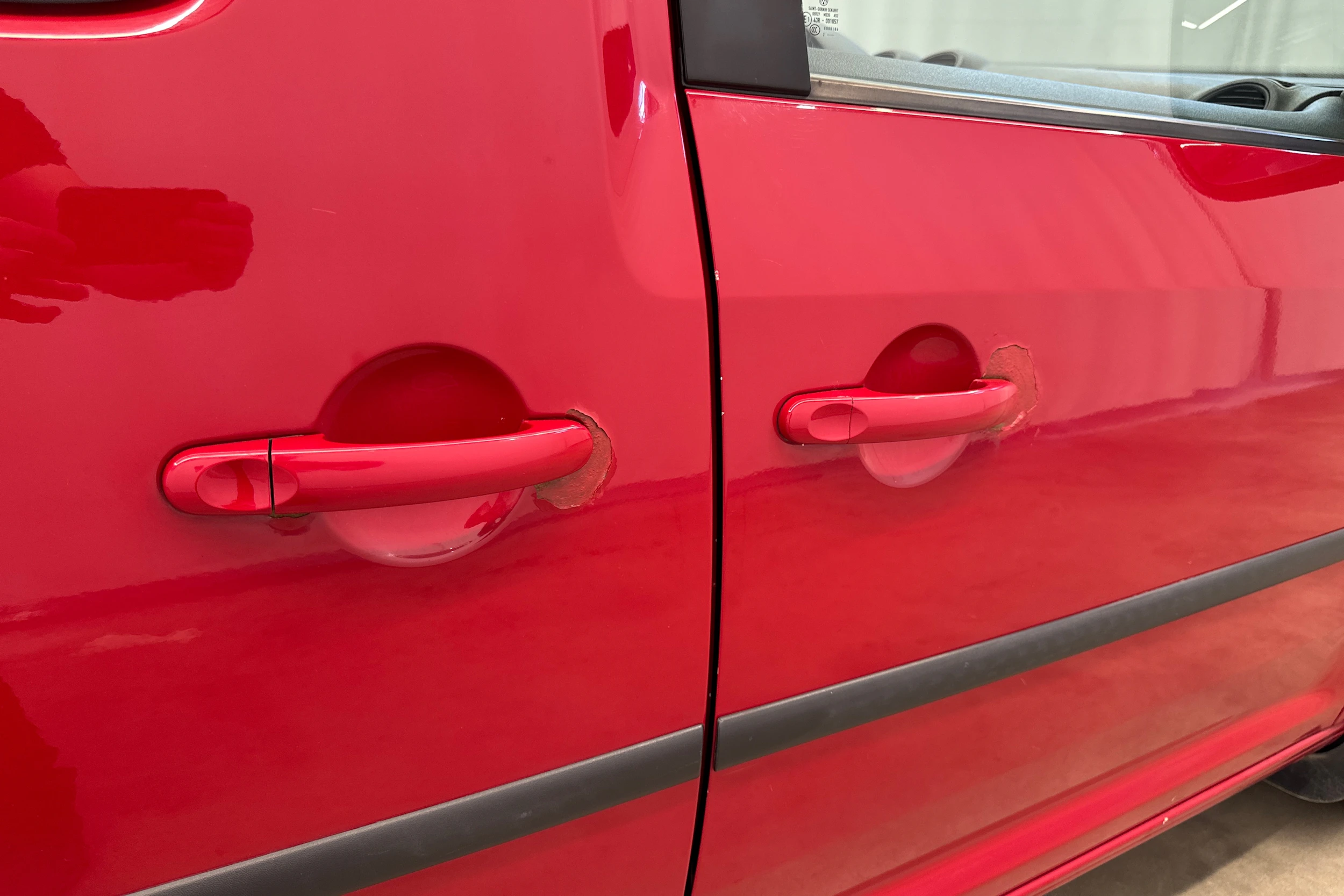 punainen Volkswagen Caddy Maxi 2012 kuva 46.