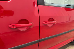 punainen Volkswagen Caddy Maxi 2012 kuva 46.