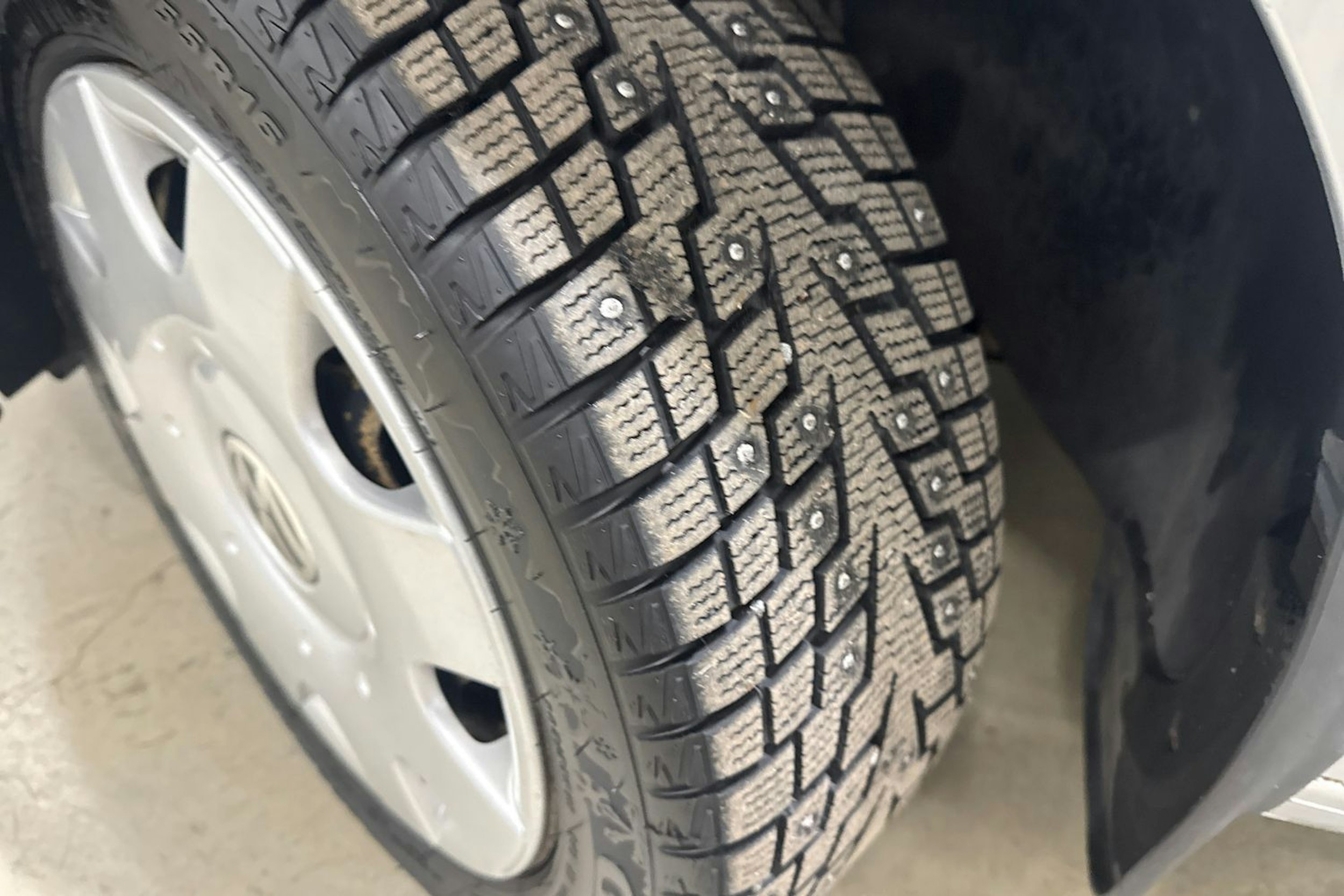 harmaa Volkswagen Caddy Maxi 2013 kuva 13.