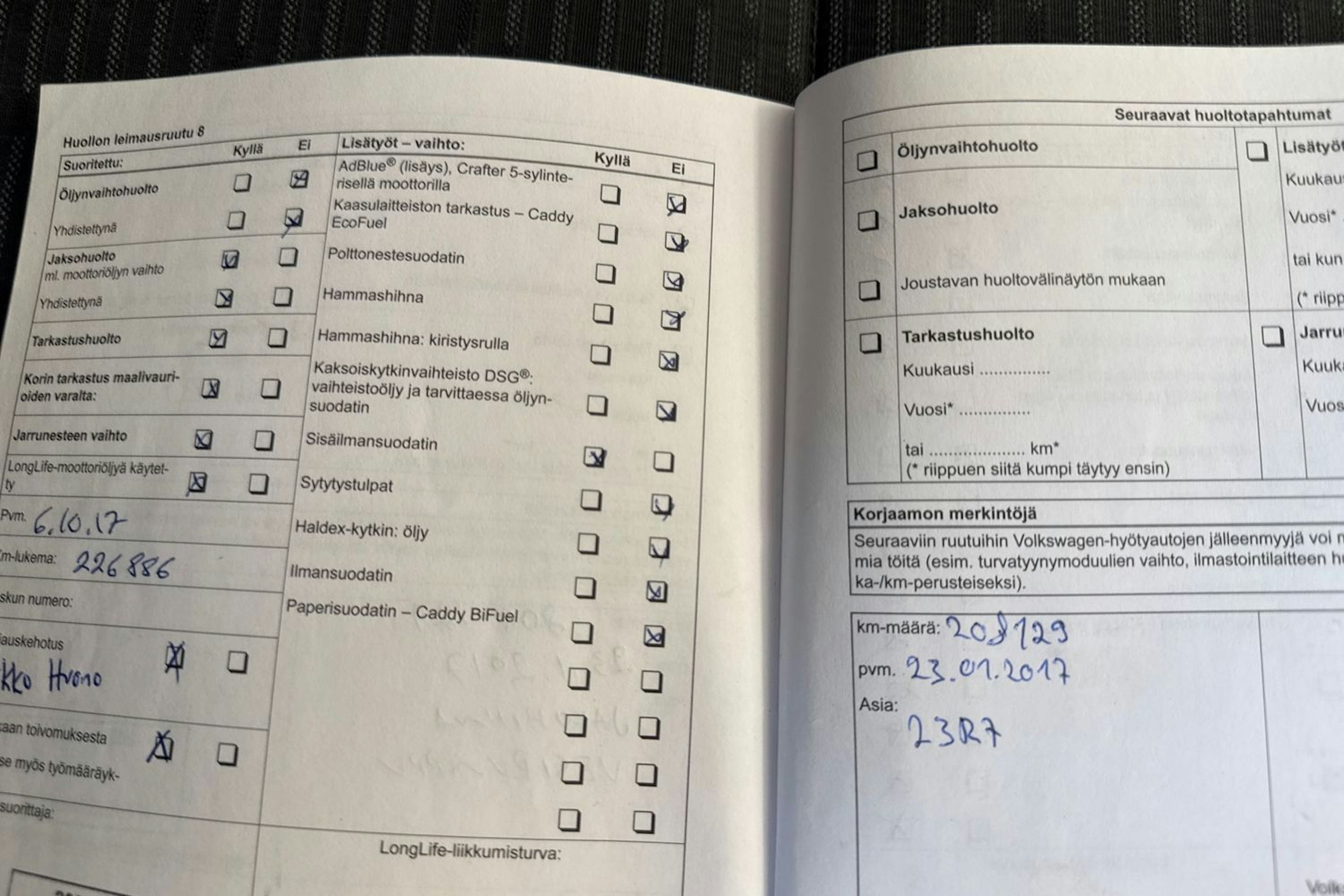 Ruskea (beige) Volkswagen Caddy Maxi 2012 kuva 27.