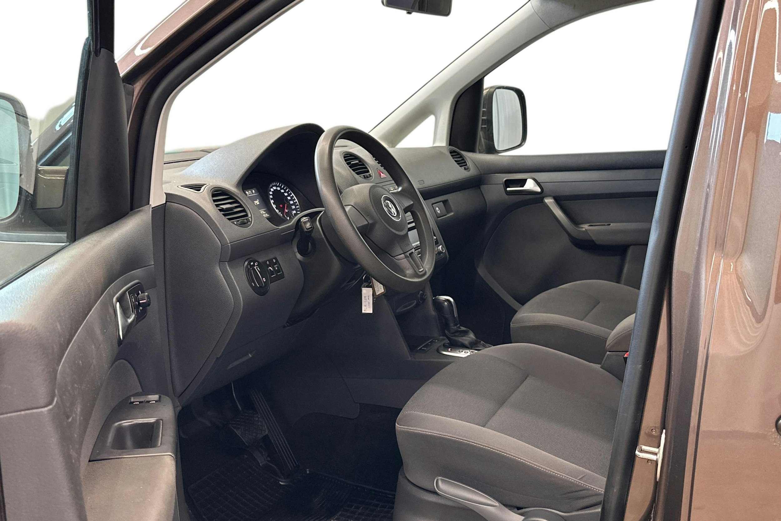 ruskea (beige) Volkswagen Caddy Maxi 2013 kuva 6.