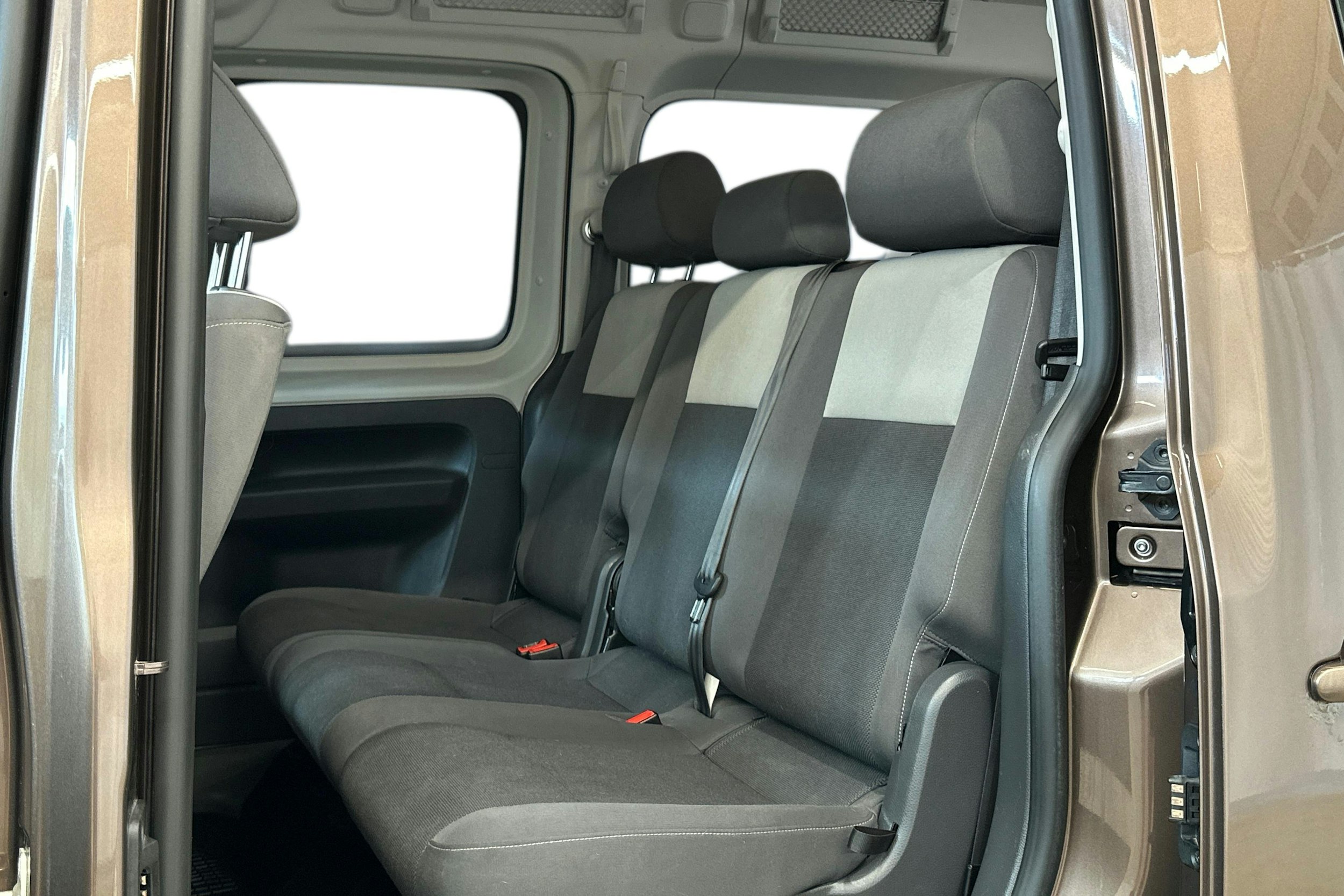 ruskea (beige) Volkswagen Caddy Maxi 2013 kuva 8.