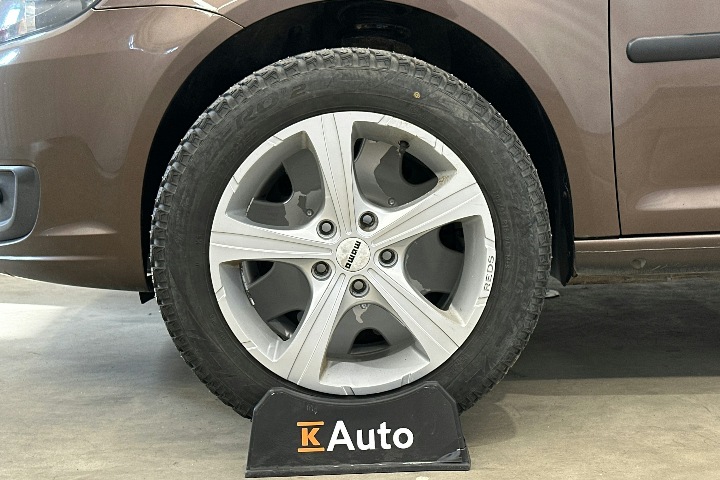 ruskea (beige) Volkswagen Caddy Maxi 2013 kuva 14.