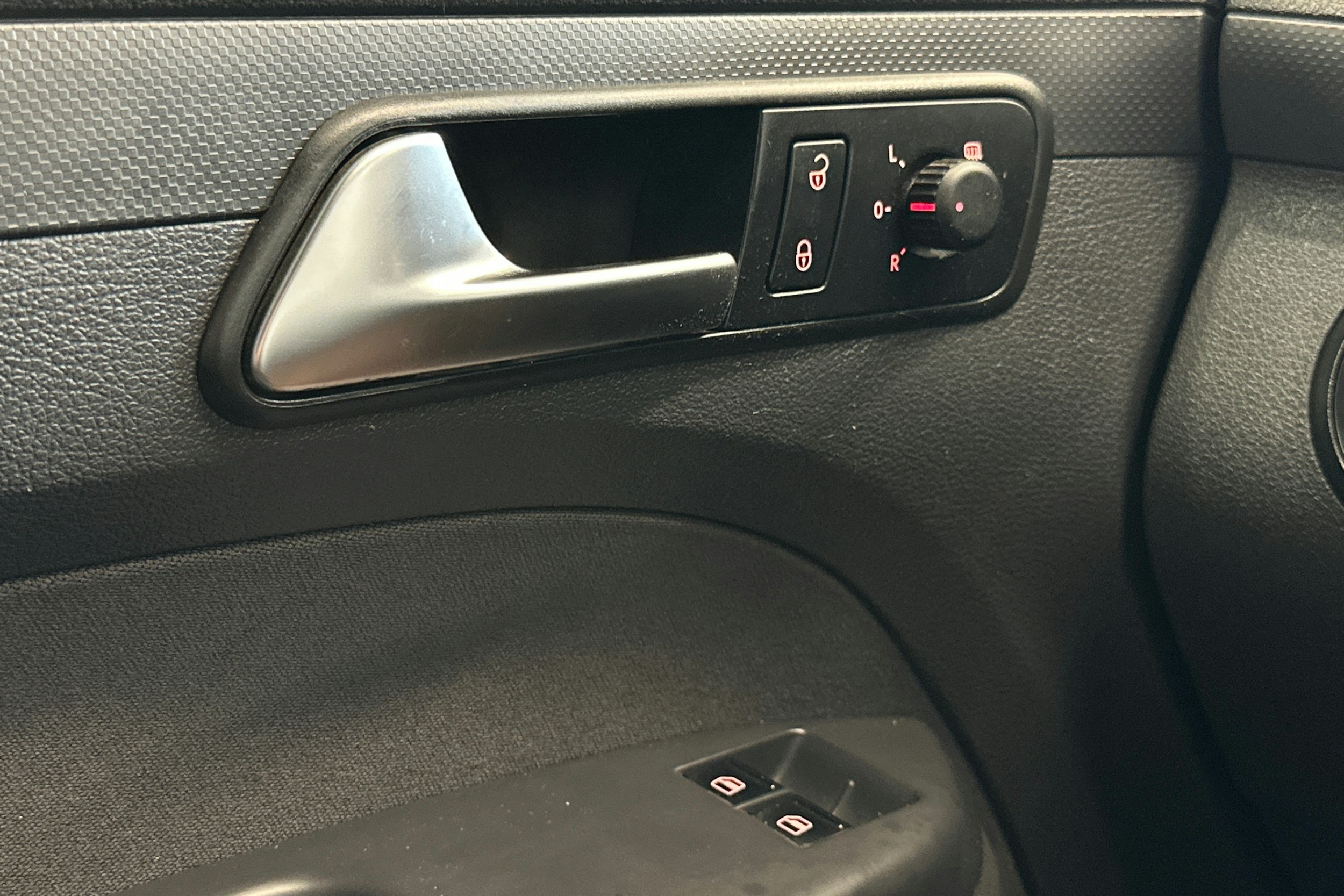 ruskea (beige) Volkswagen Caddy Maxi 2013 kuva 16.