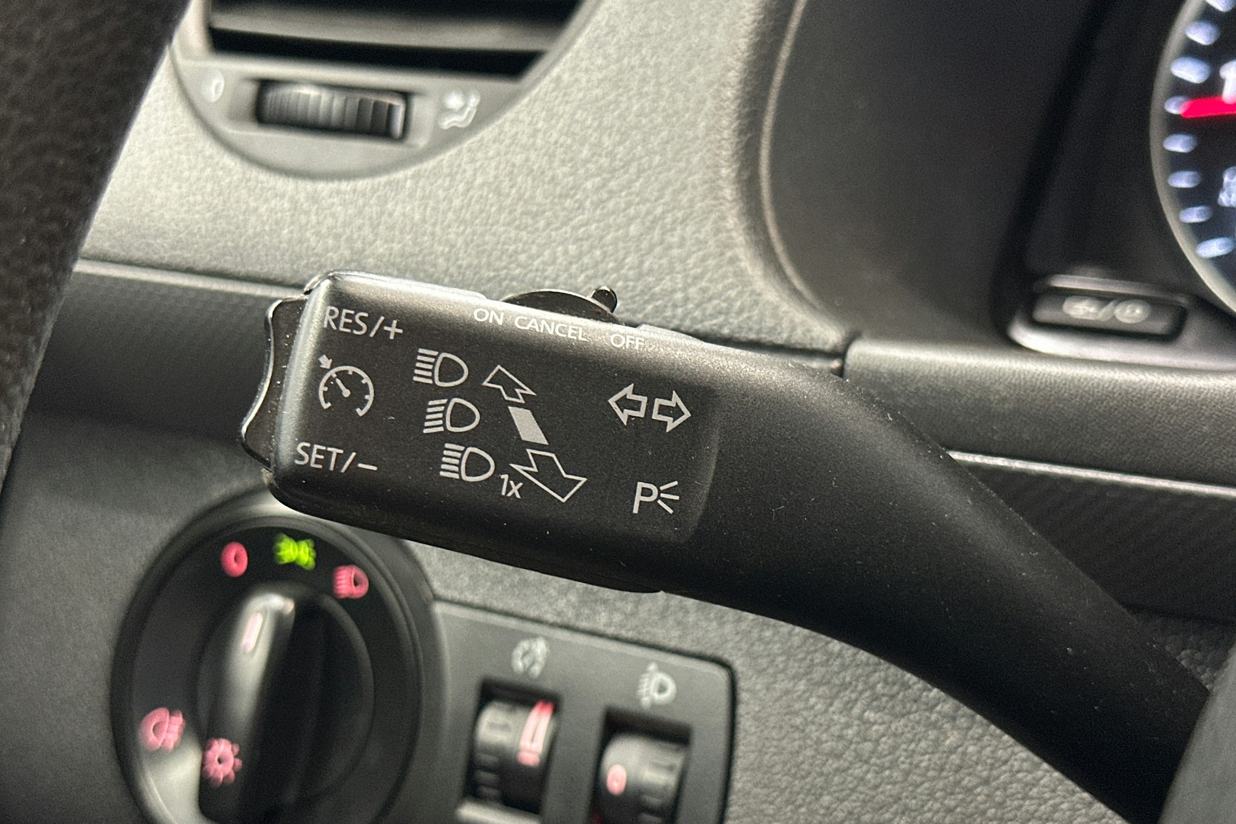 ruskea (beige) Volkswagen Caddy Maxi 2013 kuva 18.