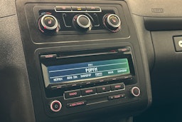 ruskea (beige) Volkswagen Caddy Maxi 2013 kuva 22.
