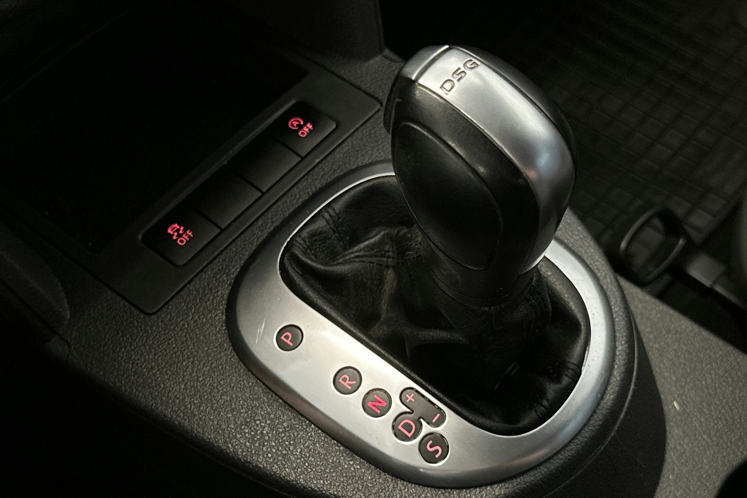 ruskea (beige) Volkswagen Caddy Maxi 2013 kuva 24.