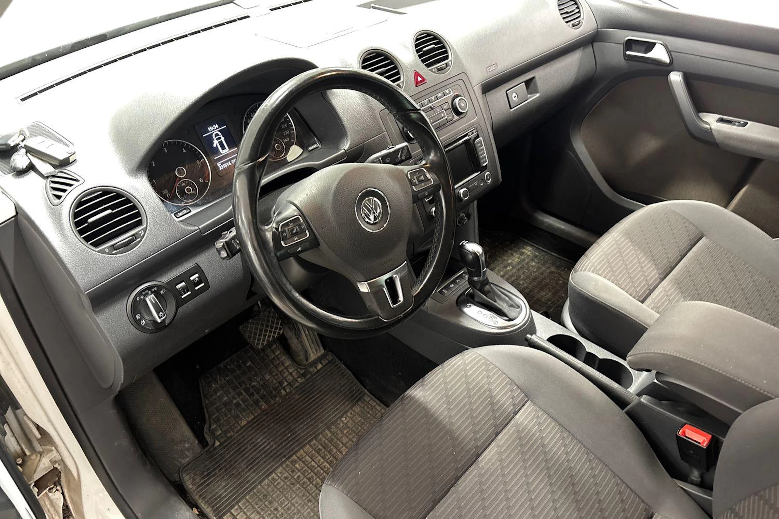 Valkoinen Volkswagen Caddy Maxi 2014 kuva 3.