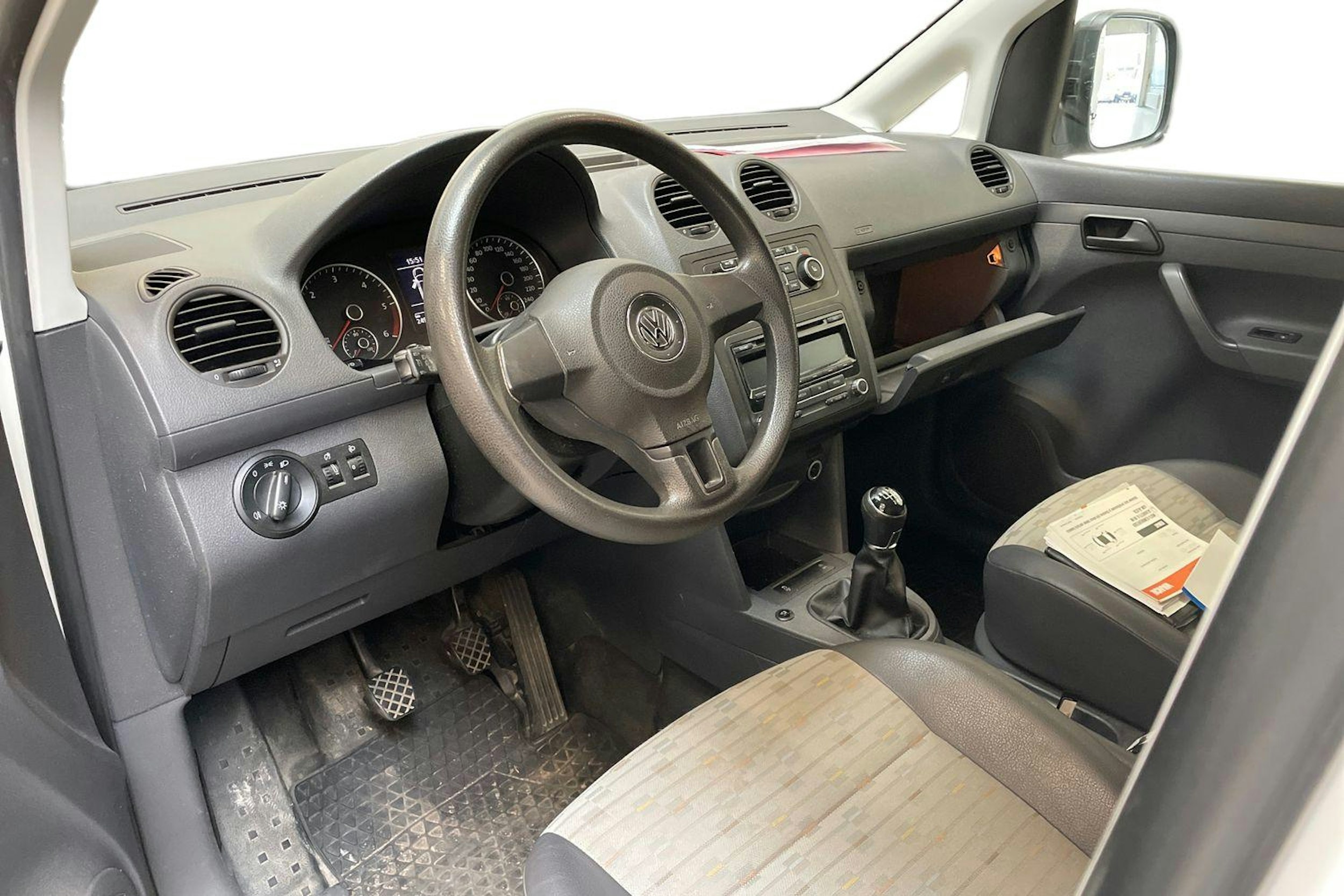 valkoinen Volkswagen Caddy Maxi 2013 kuva 3.