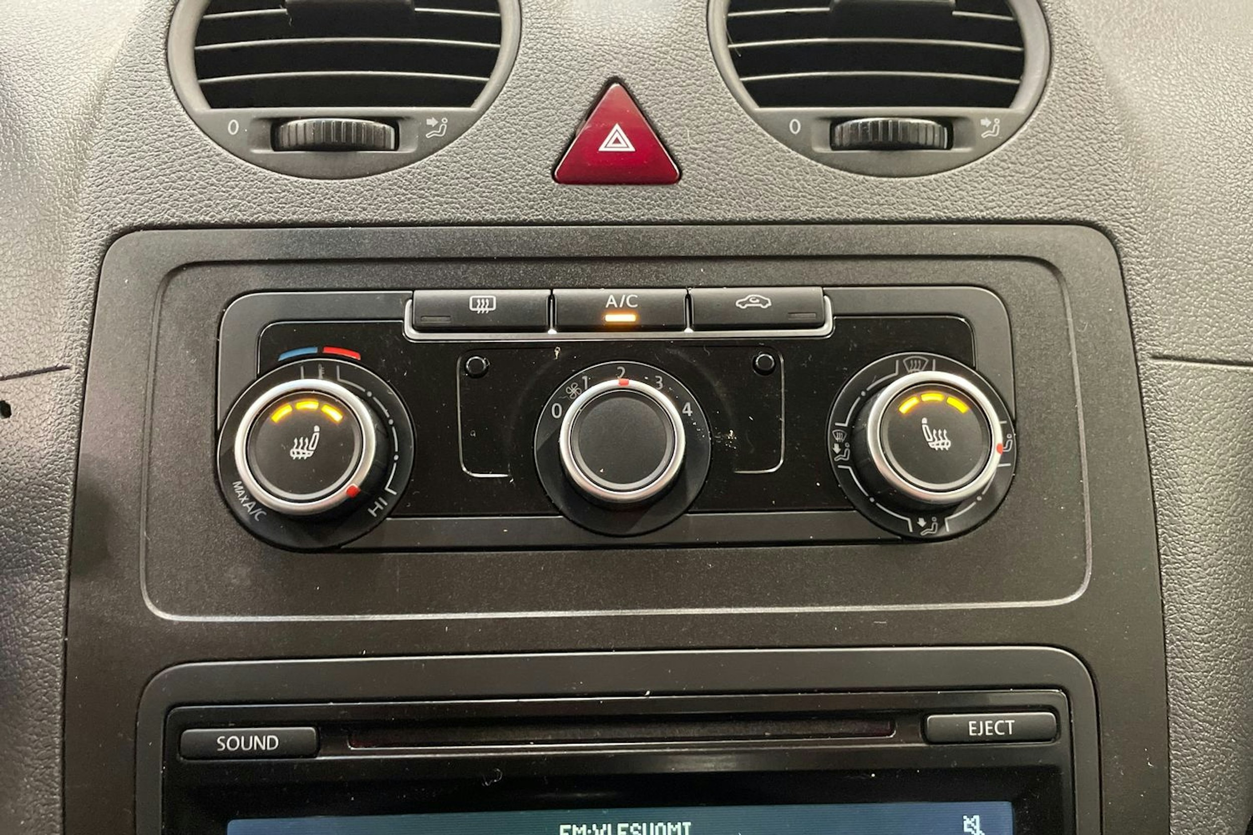 valkoinen Volkswagen Caddy Maxi 2013 kuva 19.