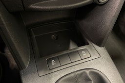 valkoinen Volkswagen Caddy Maxi 2013 kuva 22.