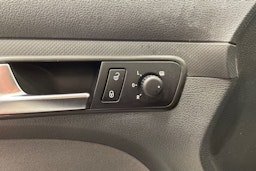 valkoinen Volkswagen Caddy Maxi 2013 kuva 26.