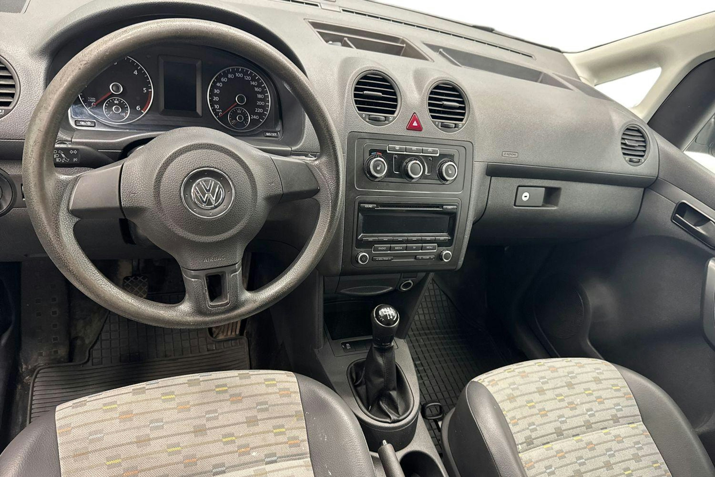 valkoinen Volkswagen Caddy Maxi 2013 kuva 9.