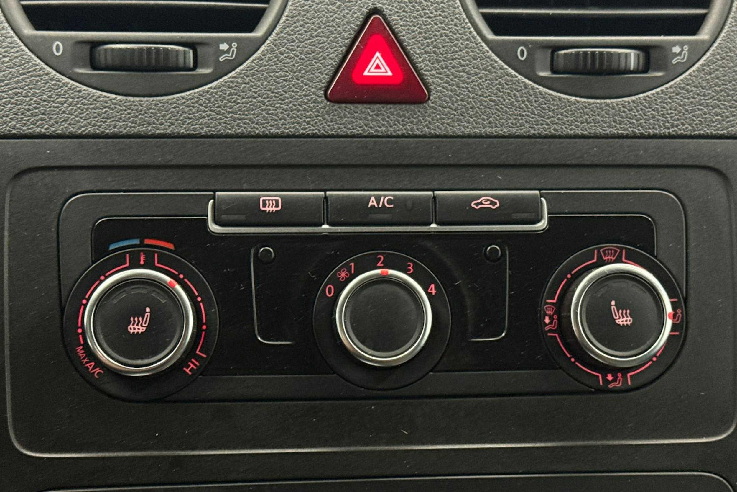 valkoinen Volkswagen Caddy Maxi 2013 kuva 23.