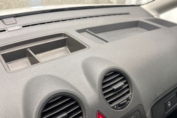 valkoinen Volkswagen Caddy Maxi 2013 kuva 24.