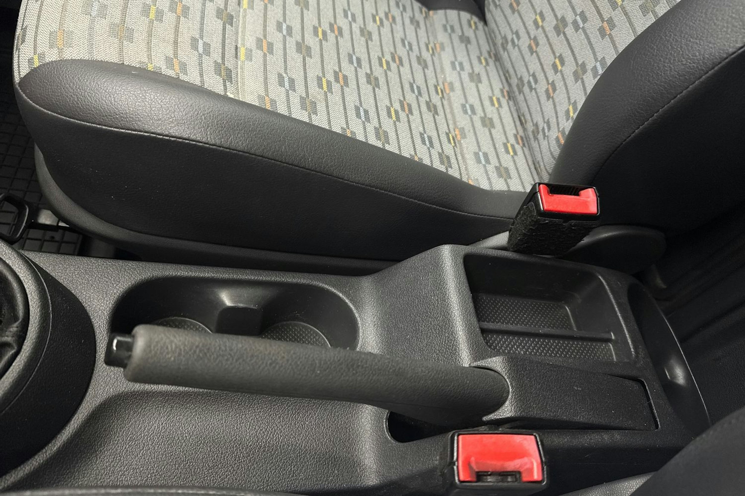 valkoinen Volkswagen Caddy Maxi 2013 kuva 27.