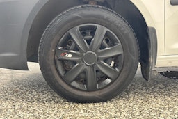 valkoinen Volkswagen Caddy Maxi 2013 kuva 30.