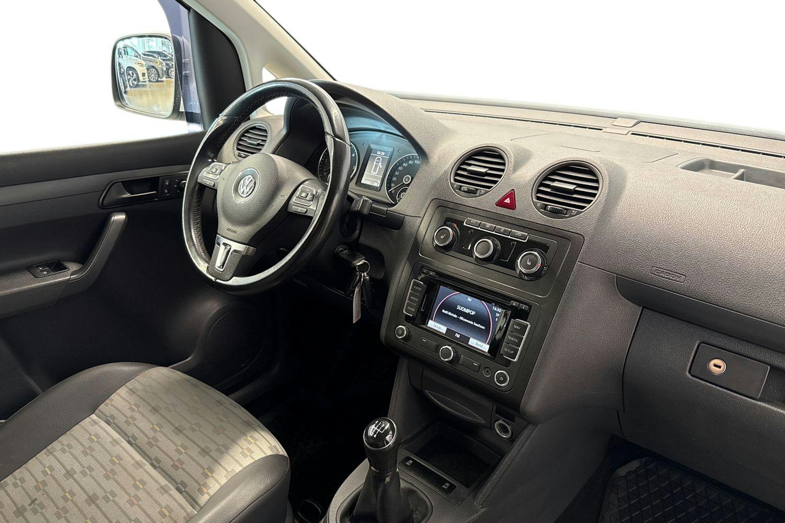 valkoinen Volkswagen Caddy Maxi 2014 kuva 10.