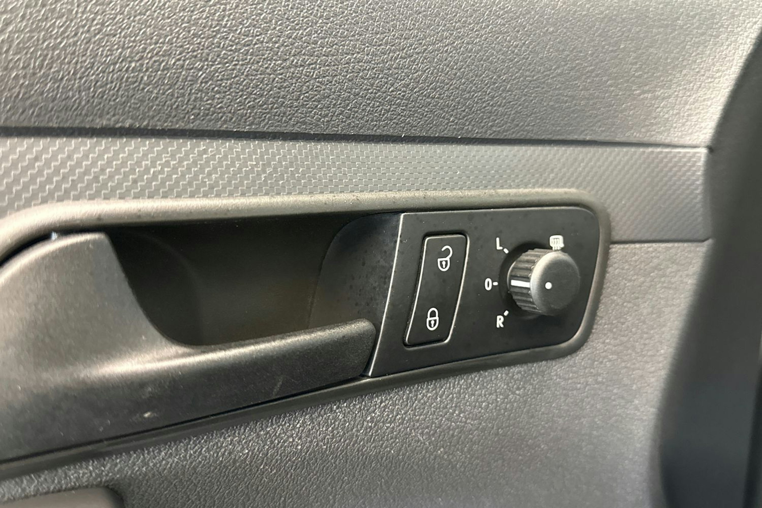 valkoinen Volkswagen Caddy Maxi 2014 kuva 18.