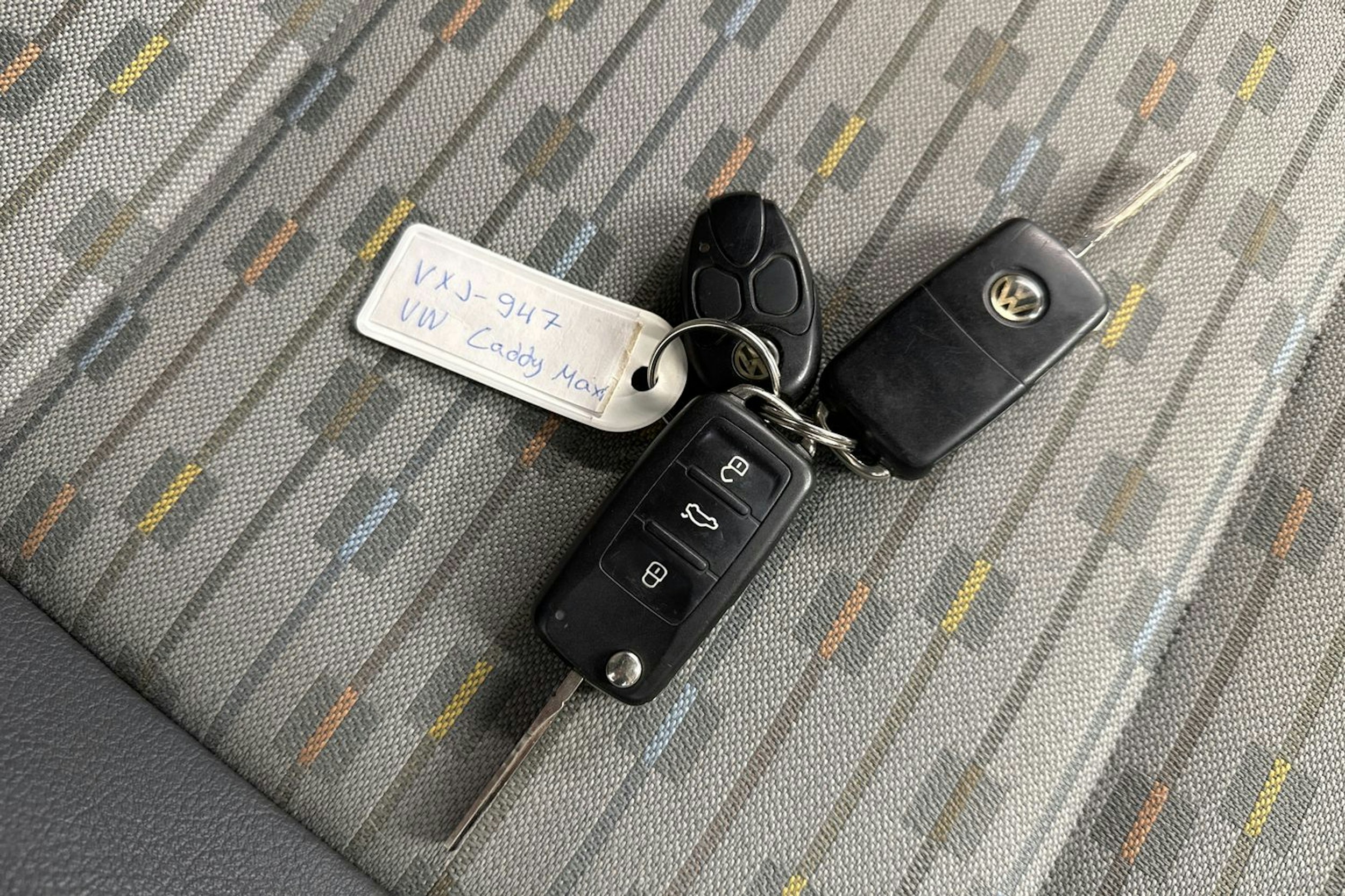 valkoinen Volkswagen Caddy Maxi 2014 kuva 25.