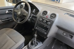 sininen Volkswagen Caddy Maxi 2014 kuva 17.
