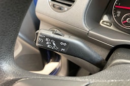 sininen Volkswagen Caddy Maxi 2014 kuva 20.