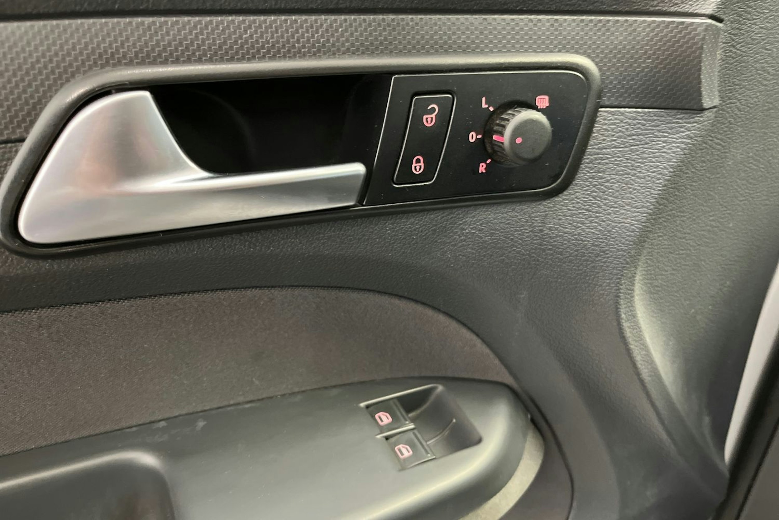 Hopea Volkswagen Caddy Maxi 2014 kuva 15.