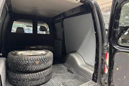 Musta Volkswagen Caddy Maxi 2014 kuva 16.