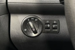 Musta Volkswagen Caddy Maxi 2014 kuva 23.