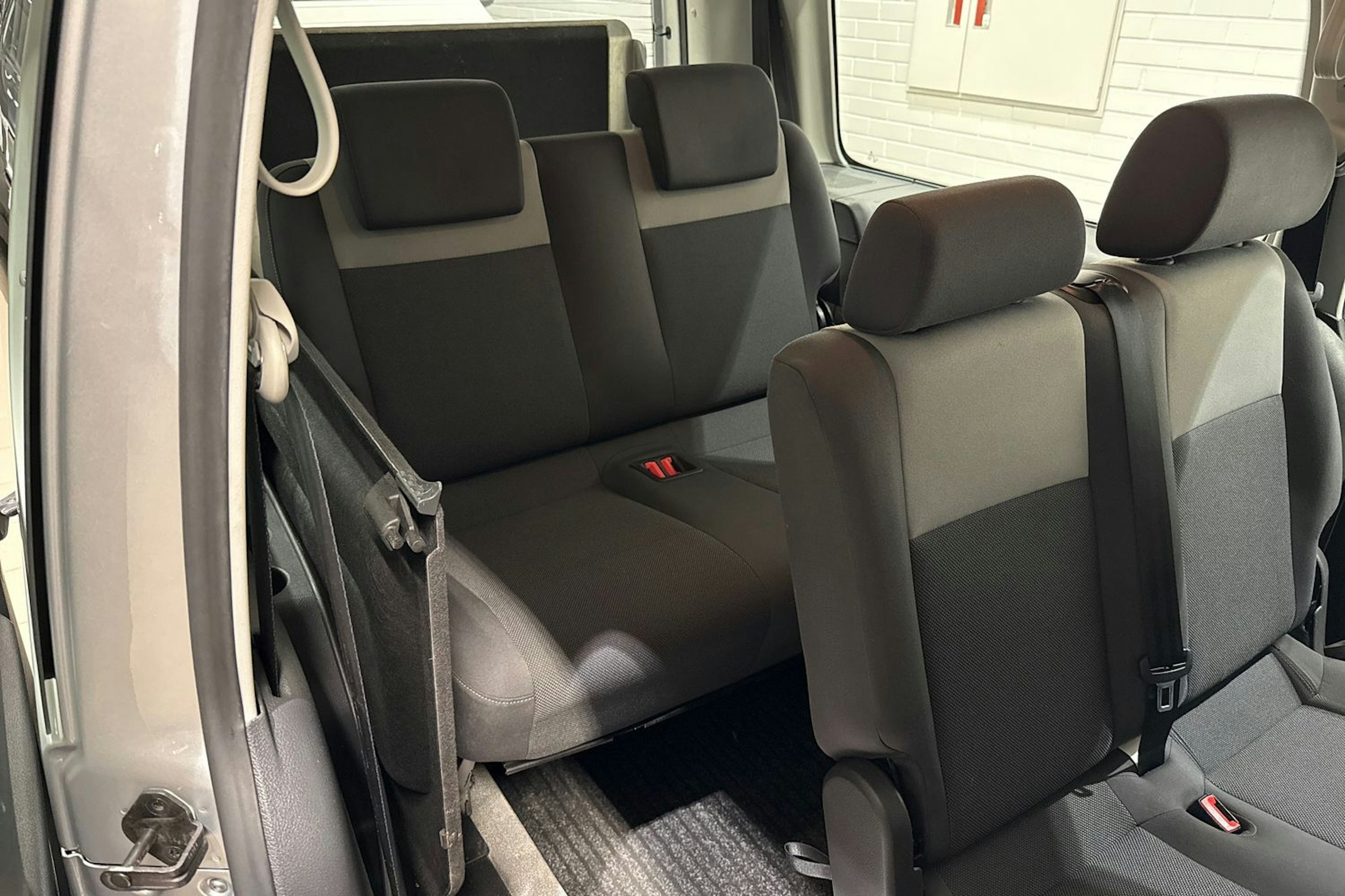 hopea Volkswagen Caddy Maxi 2014 kuva 16.