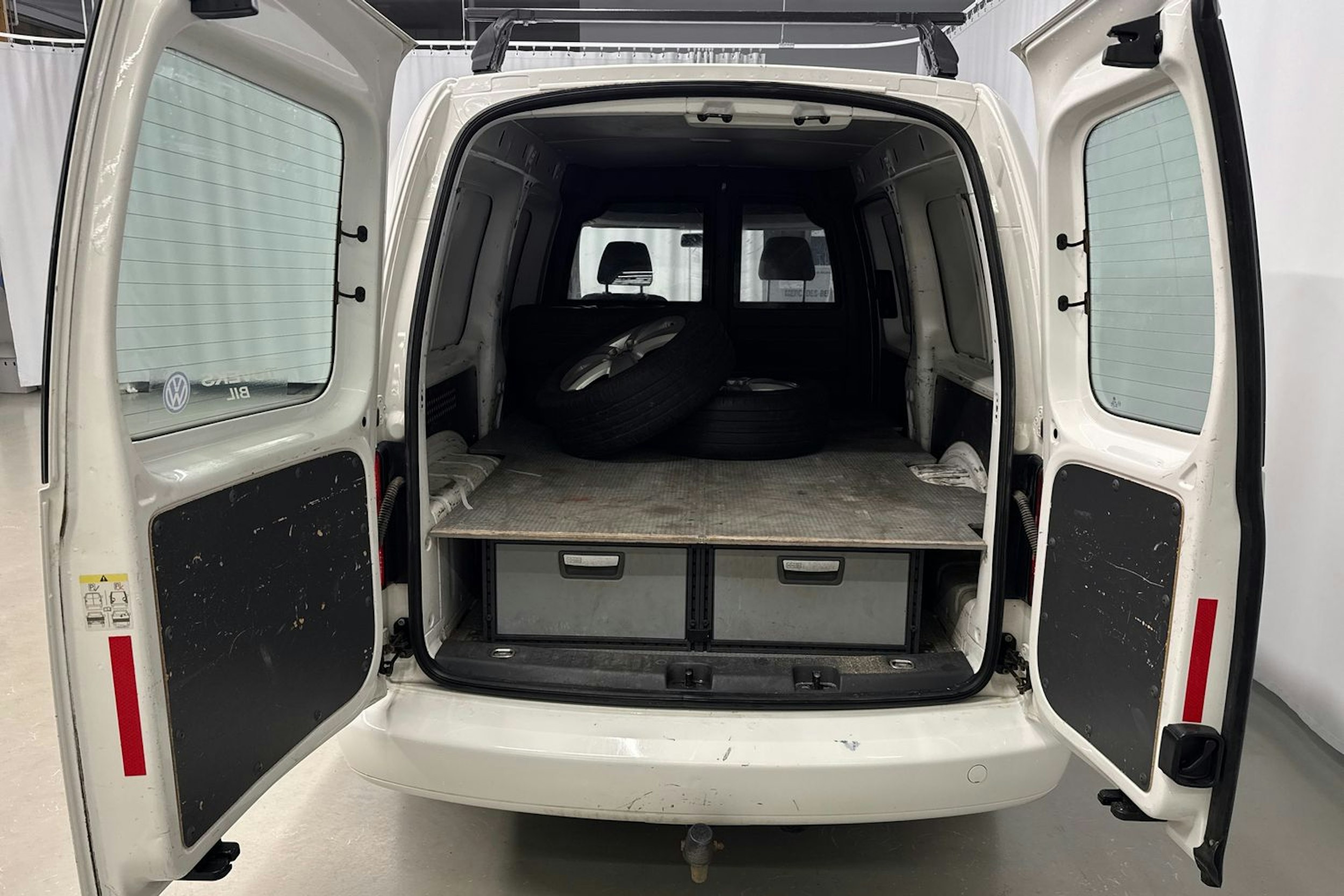 valkoinen Volkswagen Caddy Maxi 2015 kuva 17.