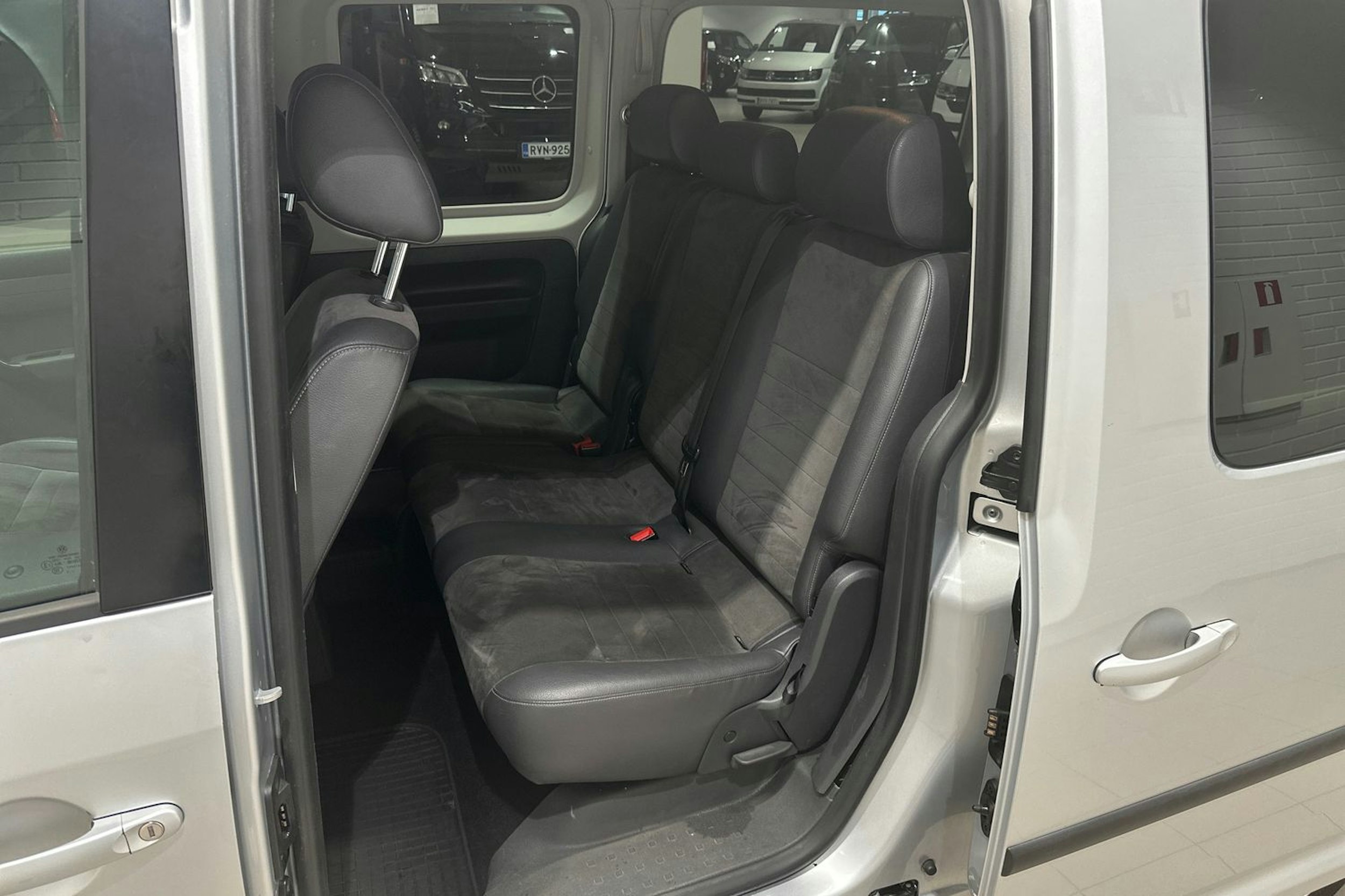 Hopea Volkswagen Caddy Maxi 2015 kuva 13.