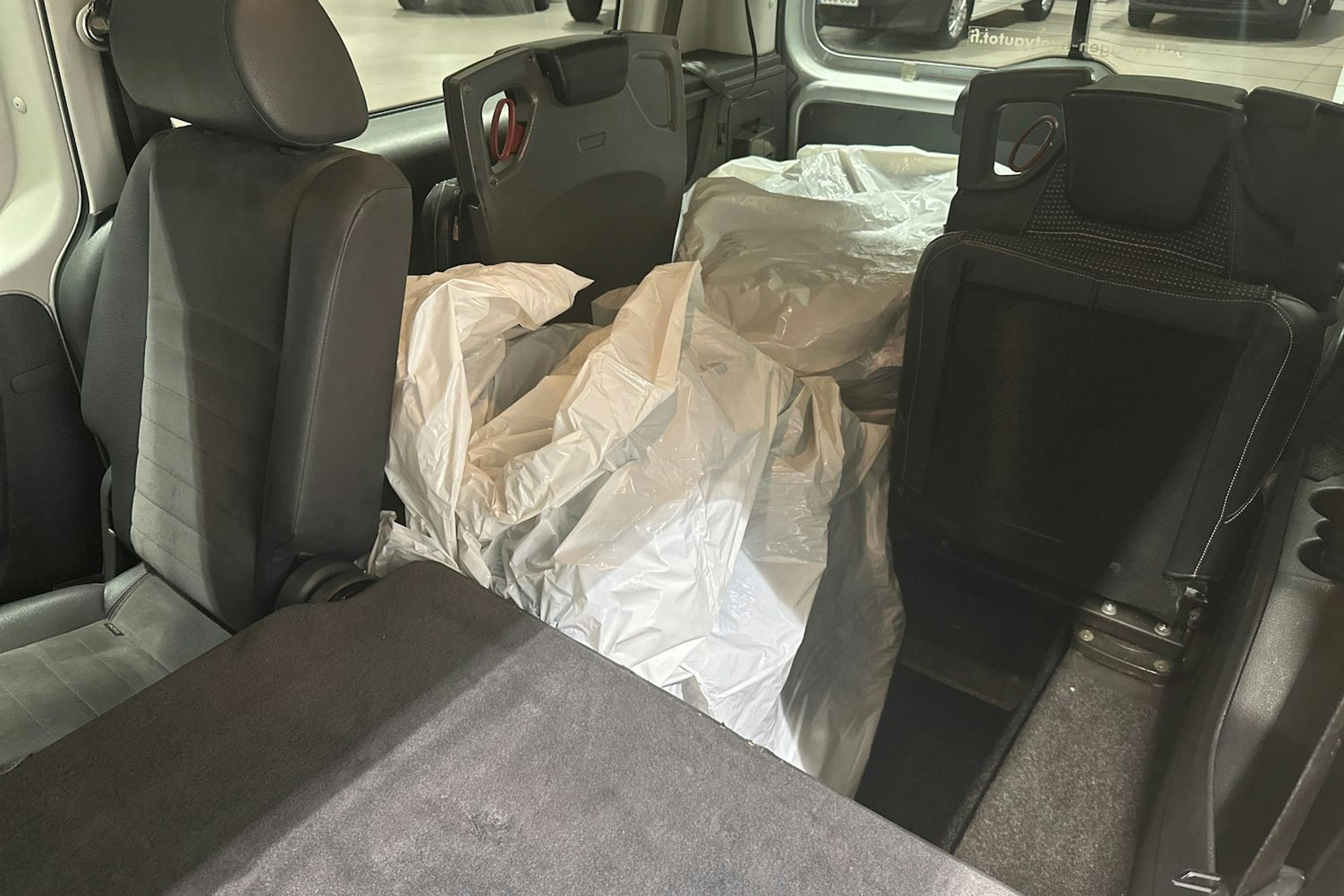 Hopea Volkswagen Caddy Maxi 2015 kuva 14.