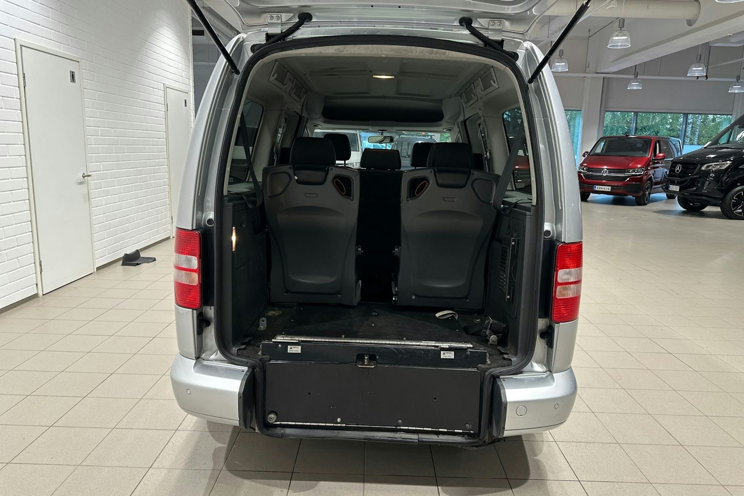Hopea Volkswagen Caddy Maxi 2015 kuva 15.