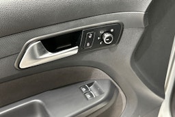 Hopea Volkswagen Caddy Maxi 2015 kuva 19.