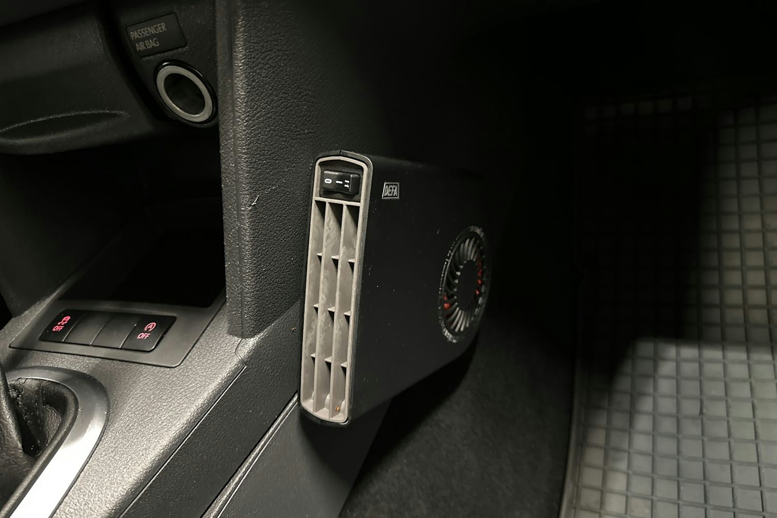 Hopea Volkswagen Caddy Maxi 2015 kuva 24.