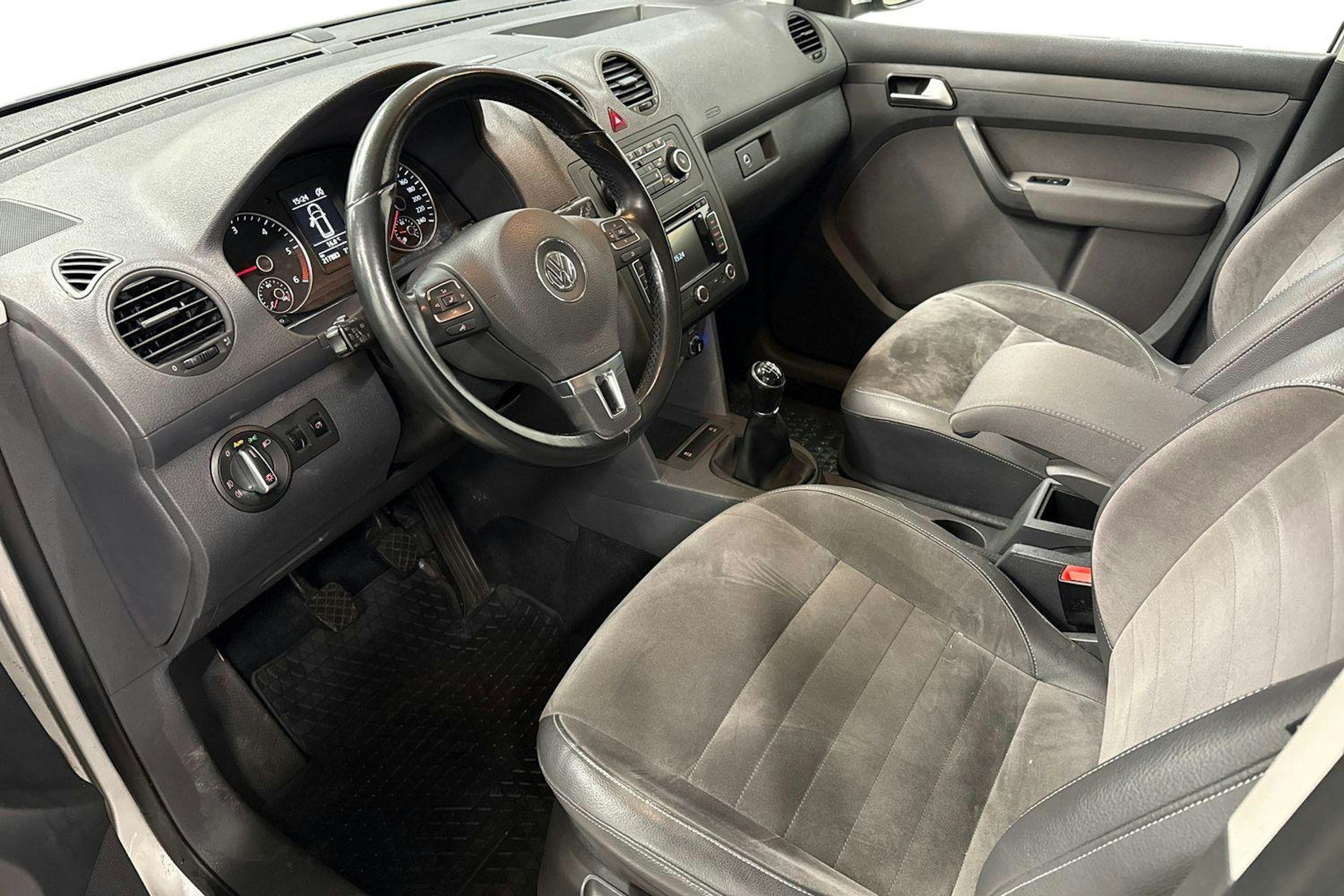 met. hopea Volkswagen Caddy Maxi 2015 kuva 8.