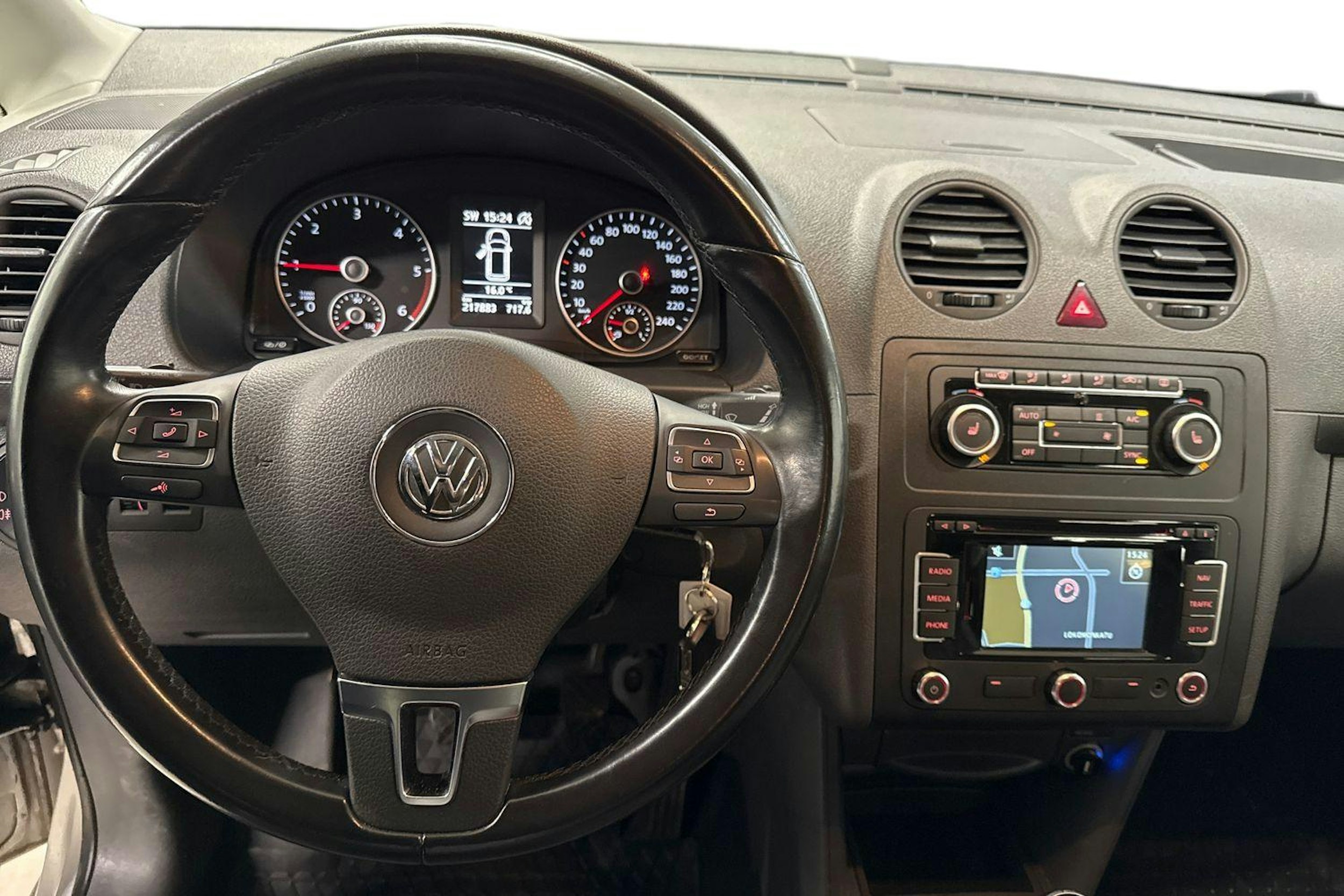 met. hopea Volkswagen Caddy Maxi 2015 kuva 9.