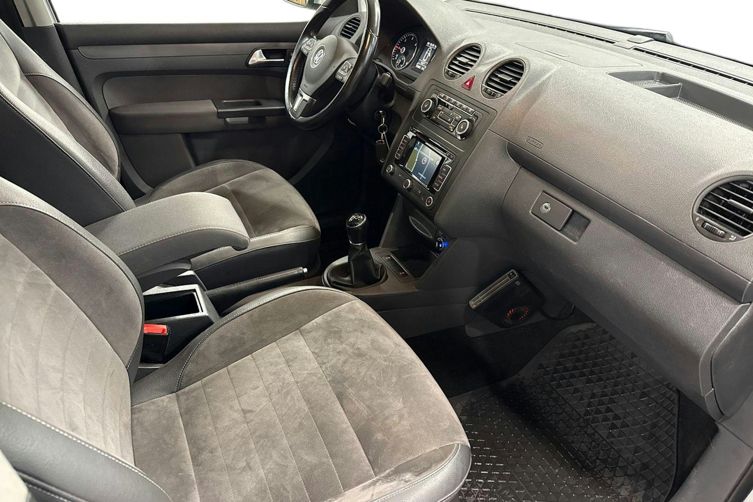 met. hopea Volkswagen Caddy Maxi 2015 kuva 11.