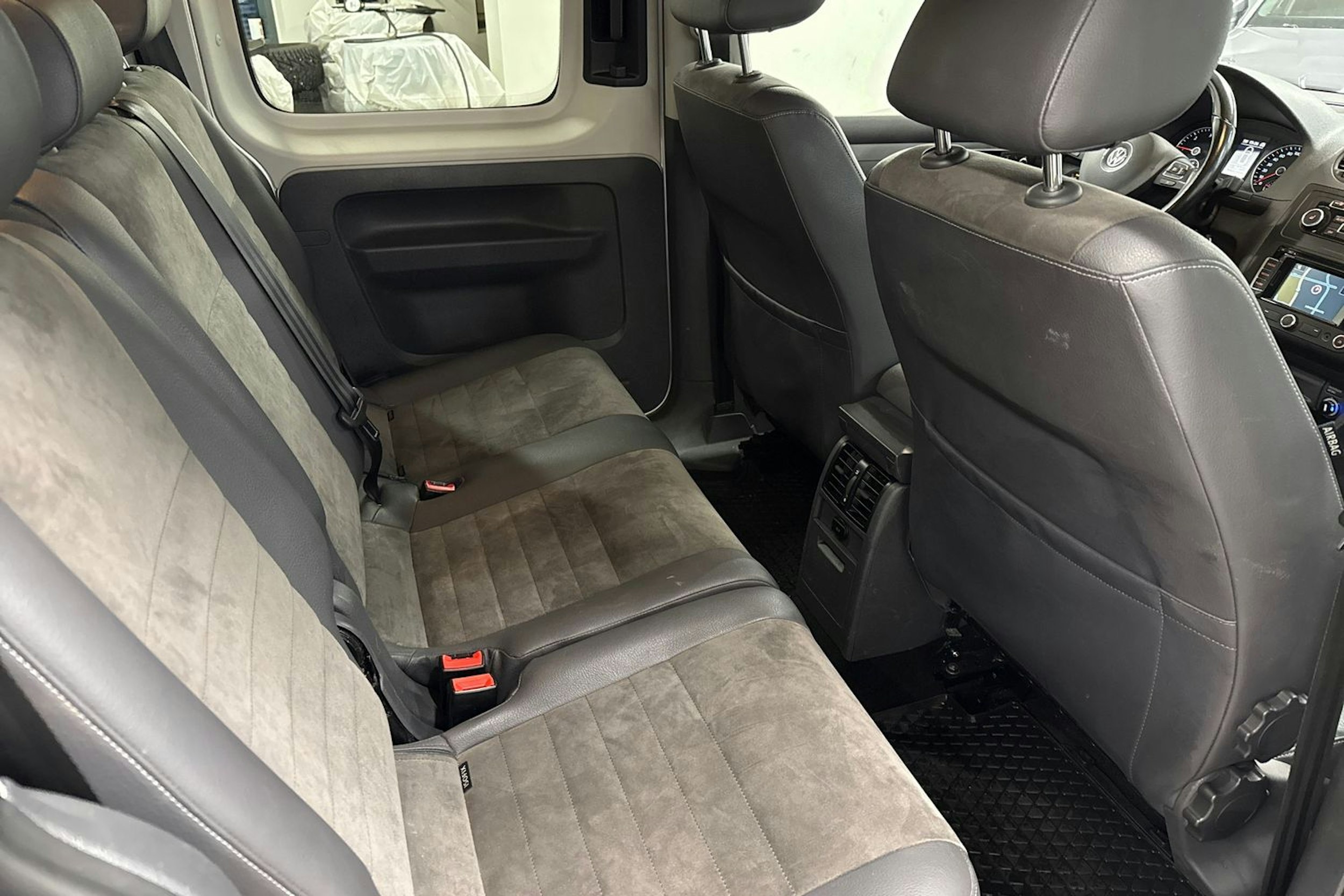 met. hopea Volkswagen Caddy Maxi 2015 kuva 15.