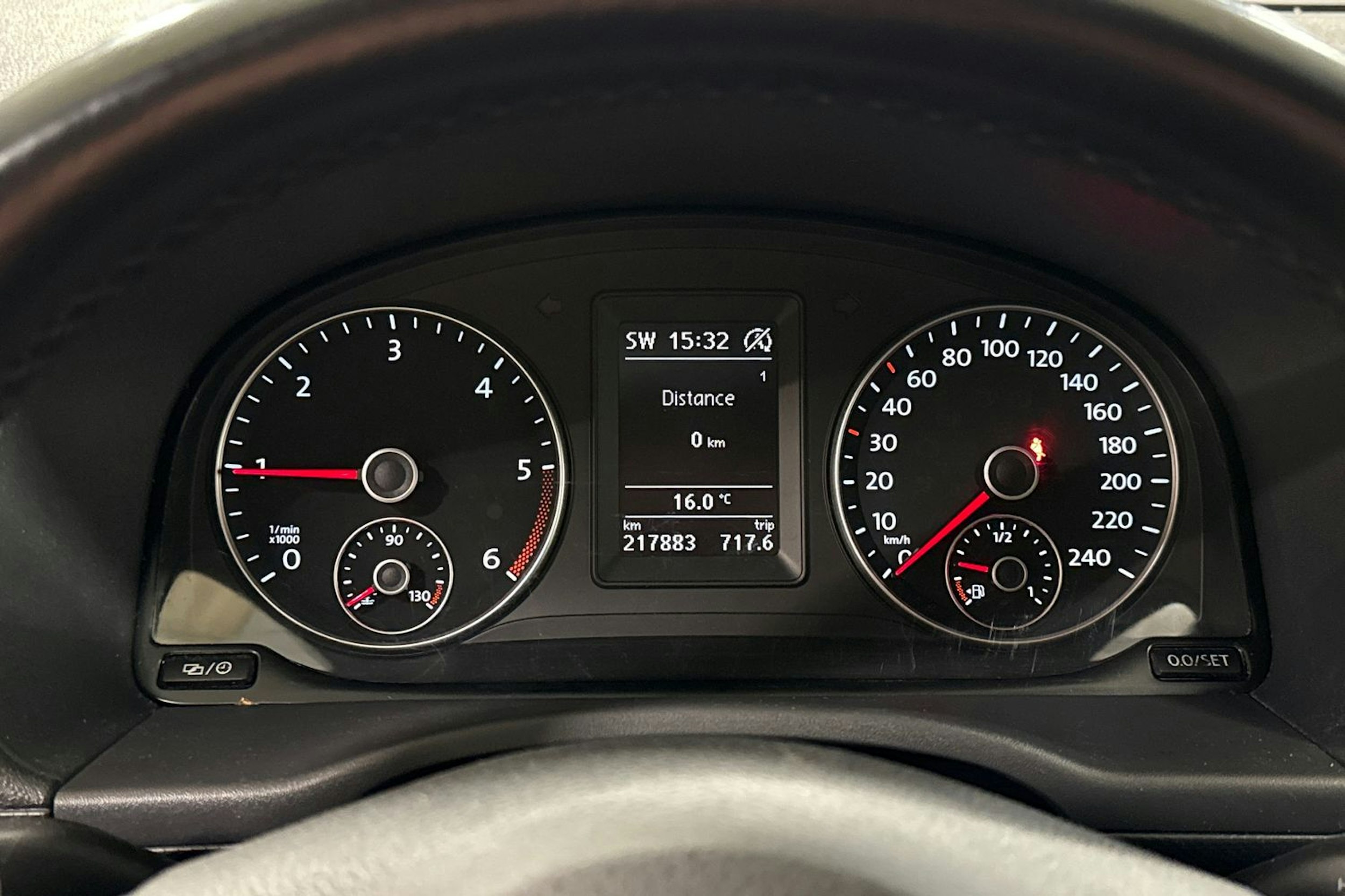 met. hopea Volkswagen Caddy Maxi 2015 kuva 23.