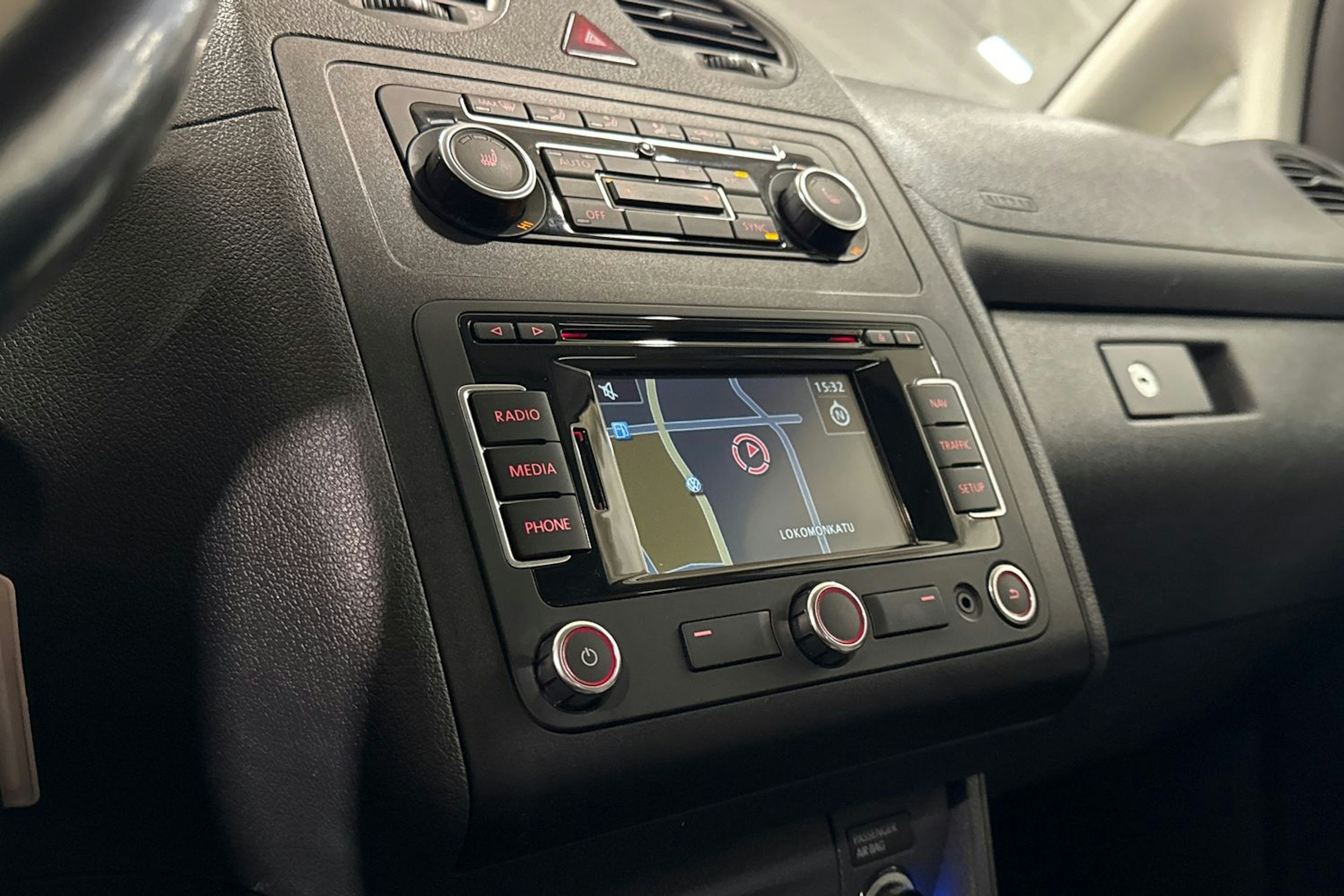 met. hopea Volkswagen Caddy Maxi 2015 kuva 25.