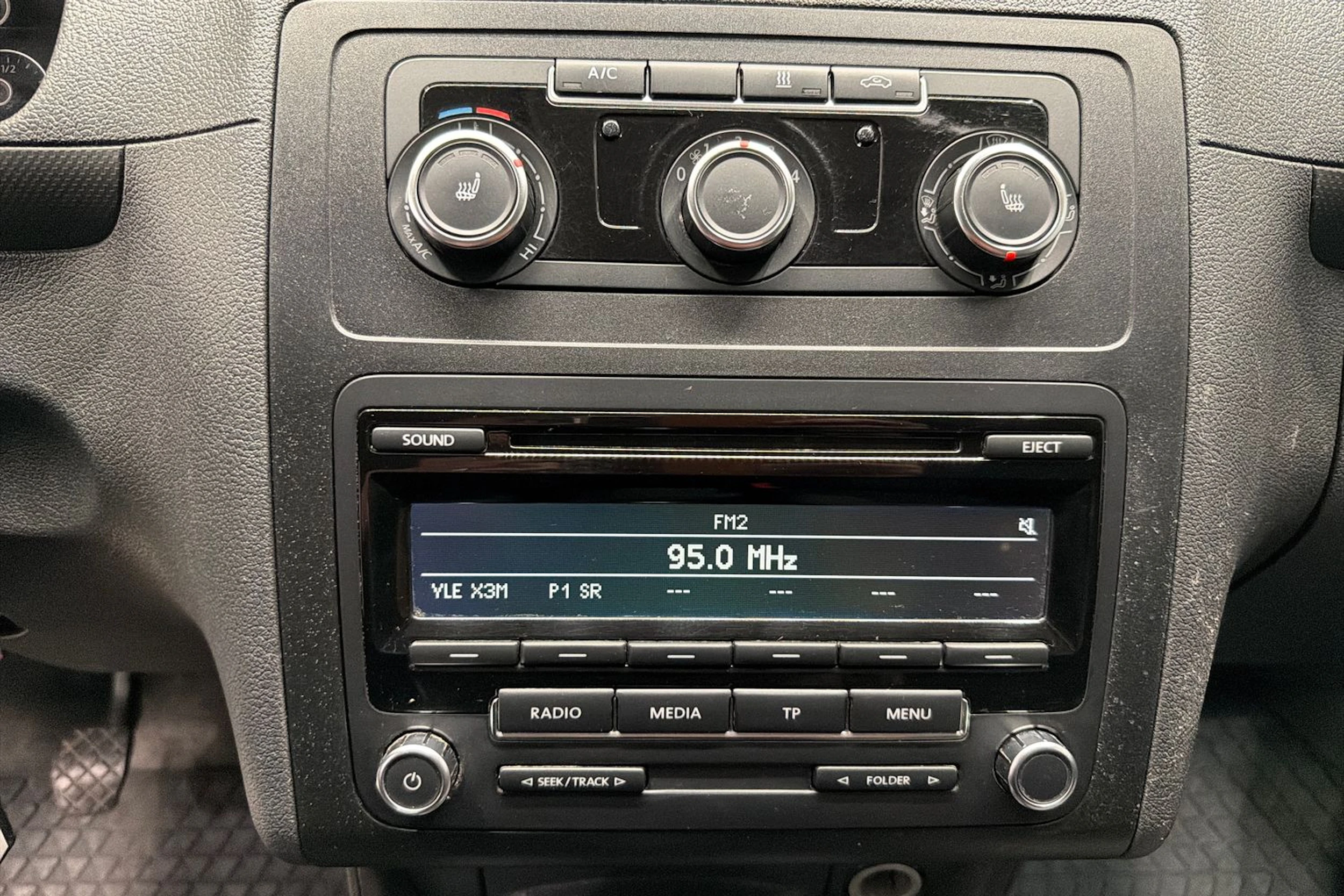 valkoinen Volkswagen Caddy Maxi 2015 kuva 16.