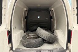 valkoinen Volkswagen Caddy Maxi 2015 kuva 19.