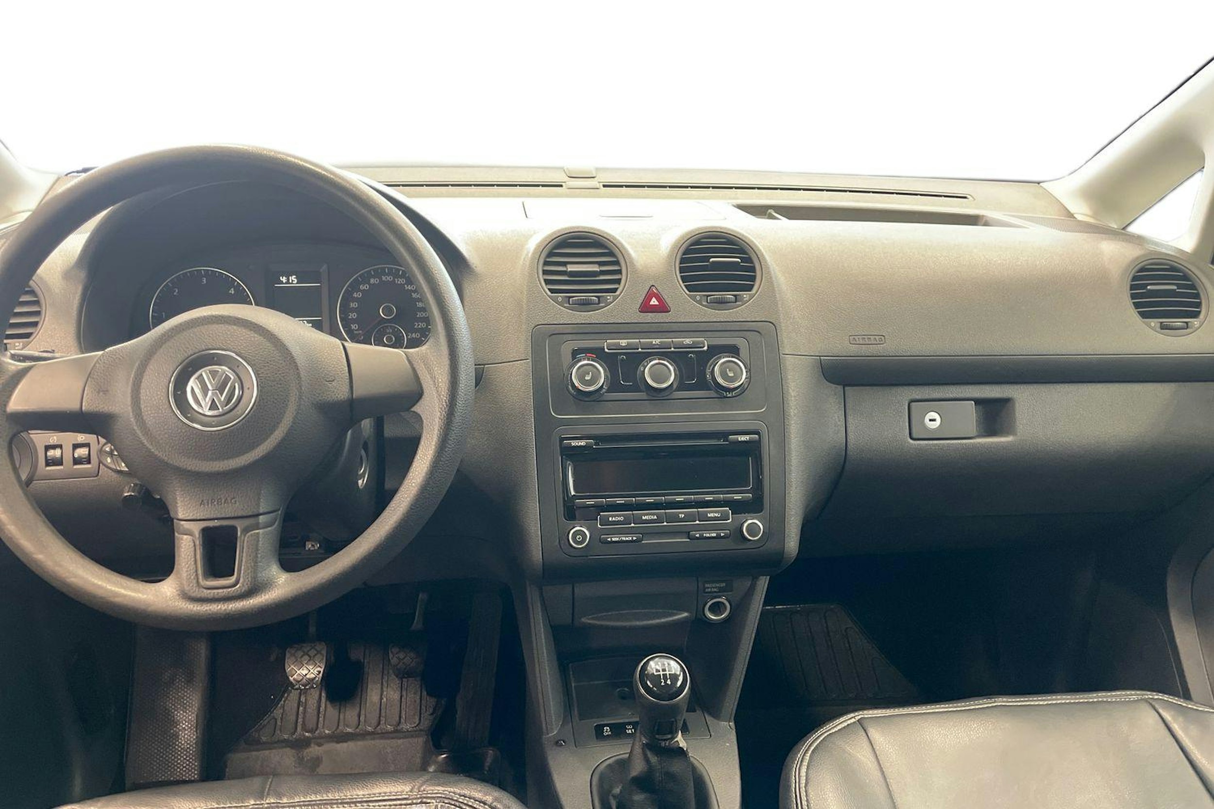 Punainen Volkswagen Caddy Maxi 2015 kuva 9.